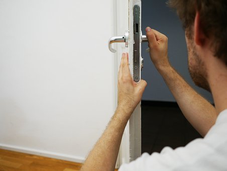 How Do Locksmiths Get in Your House?